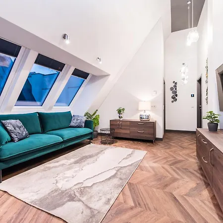 Modern I Penthouse Apt W - Ac I Cohost